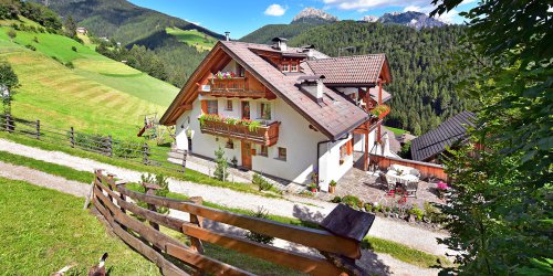 Farm holidays in the Dolomites – Apartment in San Vigilio di Marebbe  4